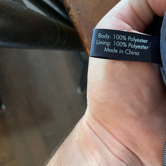 NICE “GIVENCHY PARFUMS” TOILETRIES BAG WITH DUAL POCKETS AND ZIPS CLEAN & MINT! - Picture 14 of 15